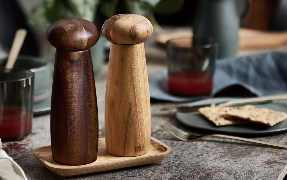 Julens sikre gavehit: RAW Teak kværnesæt med CrushGrind