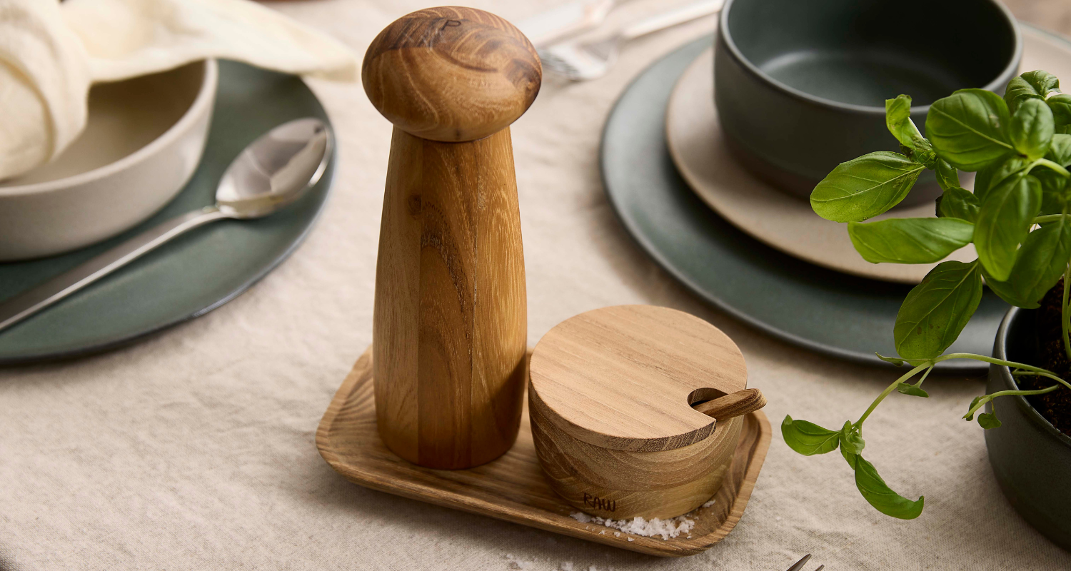 Skab varme i køkkenet med RAW teak – naturlige redskaber med rodfæste i nordisk æstetik