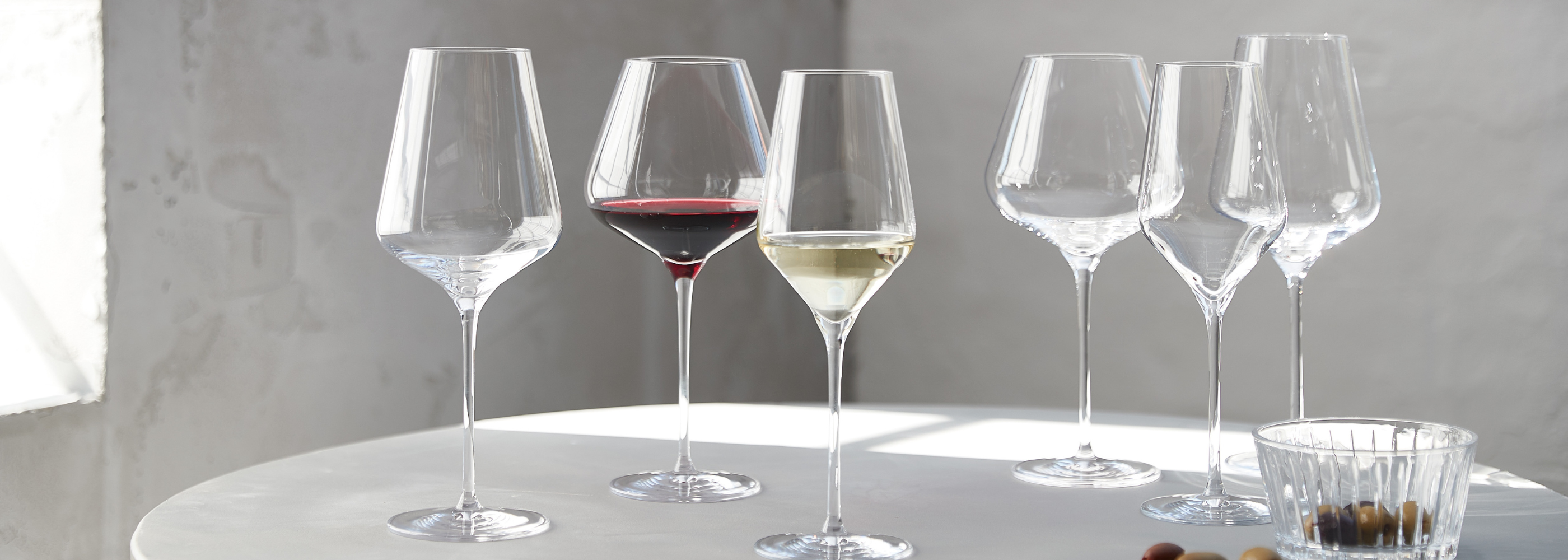 Vinglas til hvidvin, rødvin, champagne og alt derimellem. Forskellige former og formål.