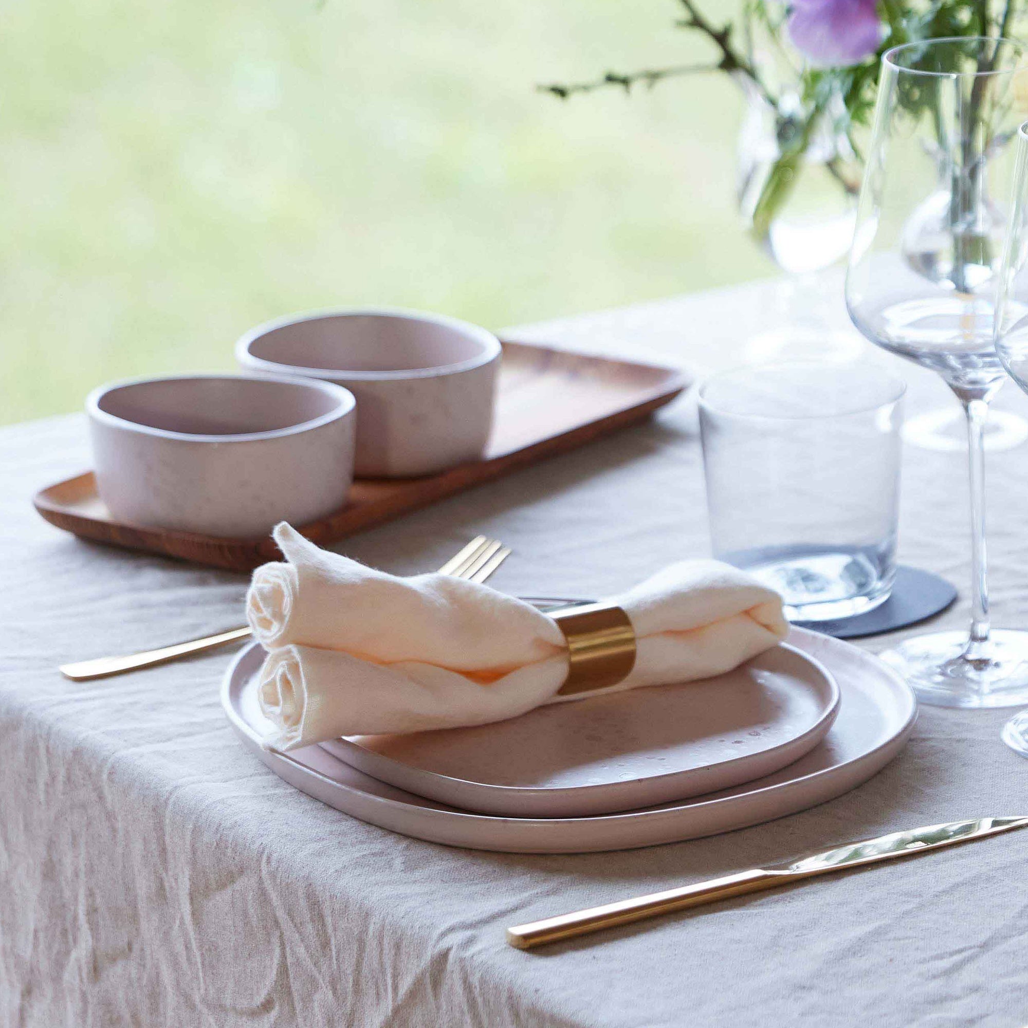 RAW Organic skåle på teakbræt | Nordic Nude