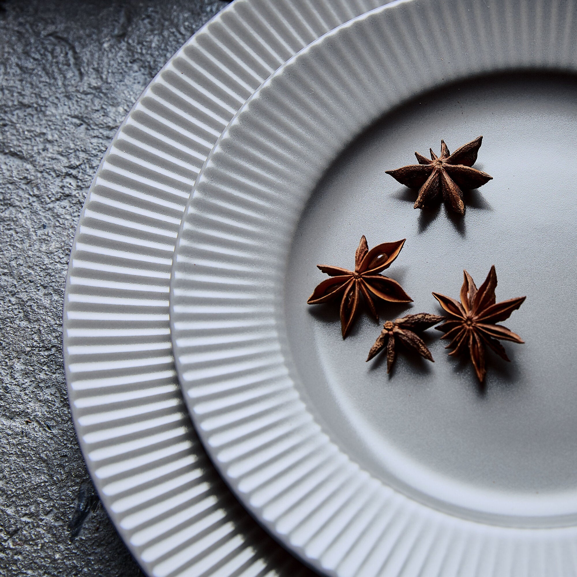 Groovy middagstallerken | Grå