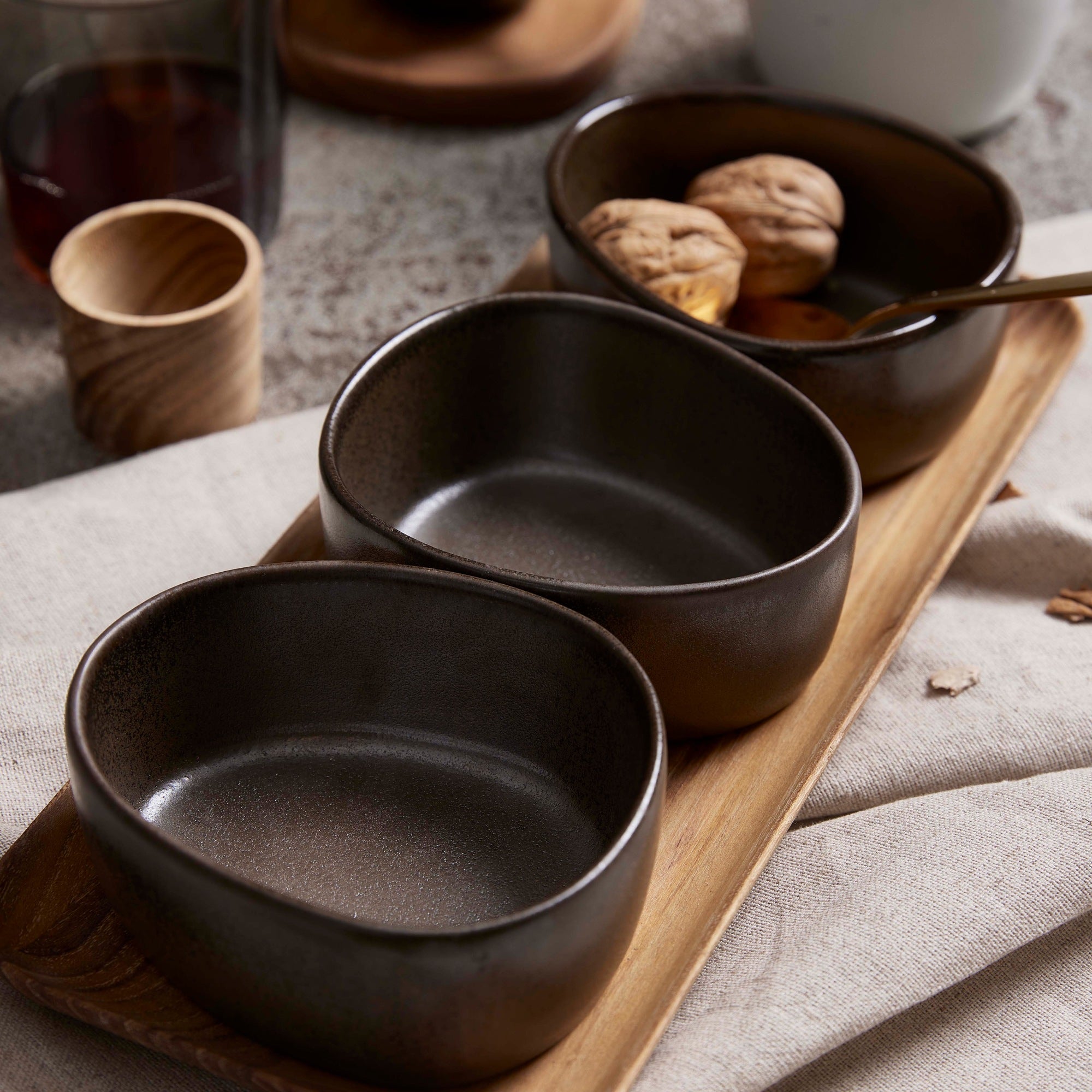 RAW Organic skåle på teakbræt | Metallic Brown