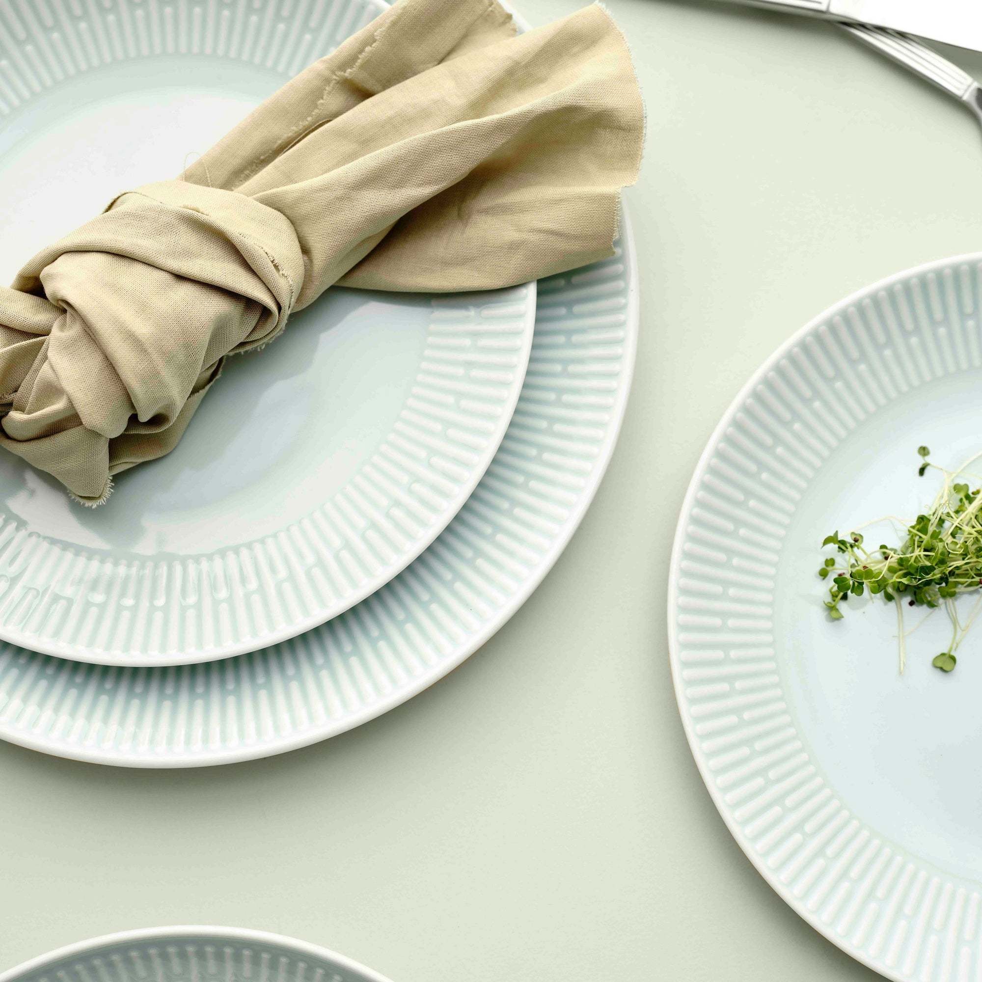 Relief frokosttallerken | Dusty Green