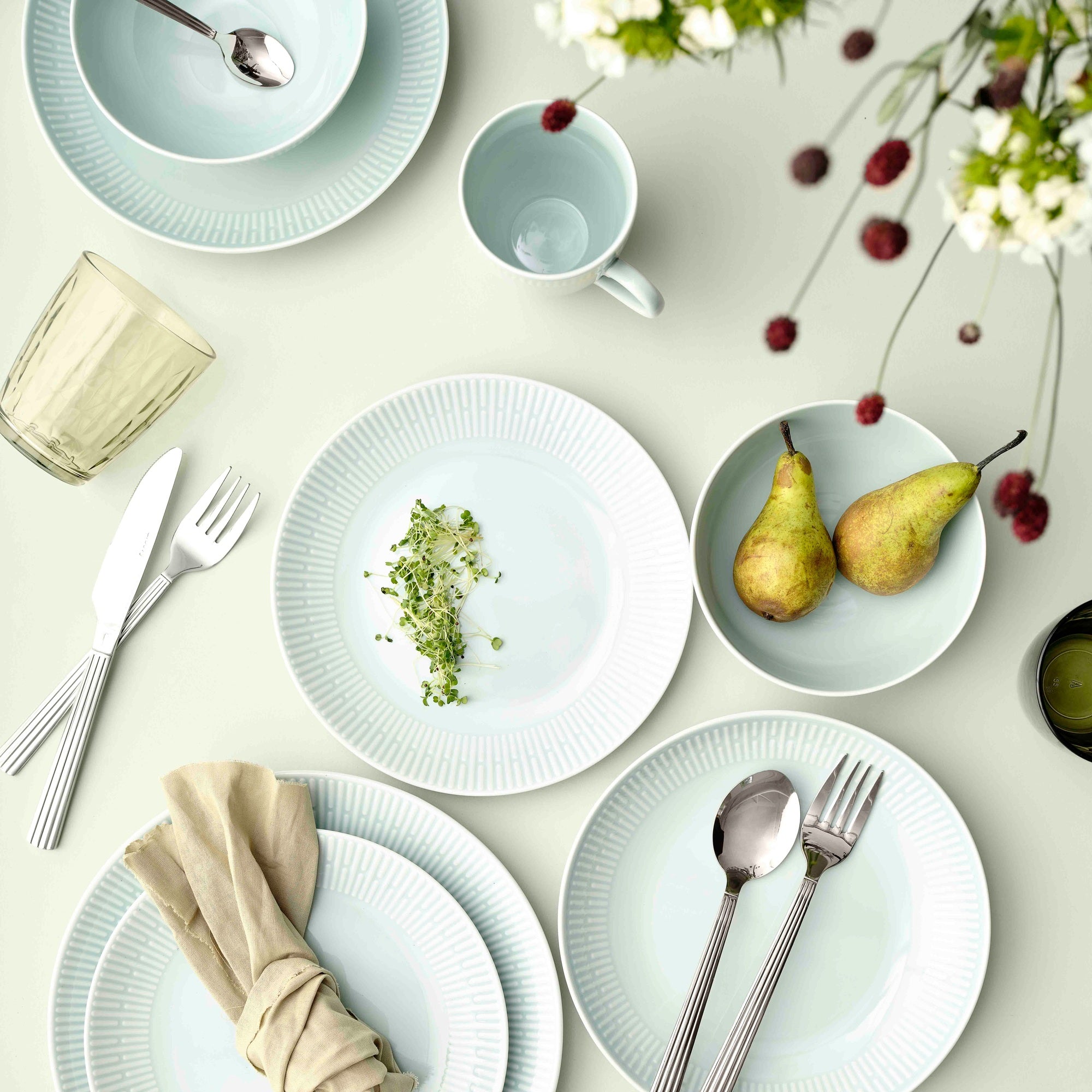 Relief krus med hank | Dusty Green