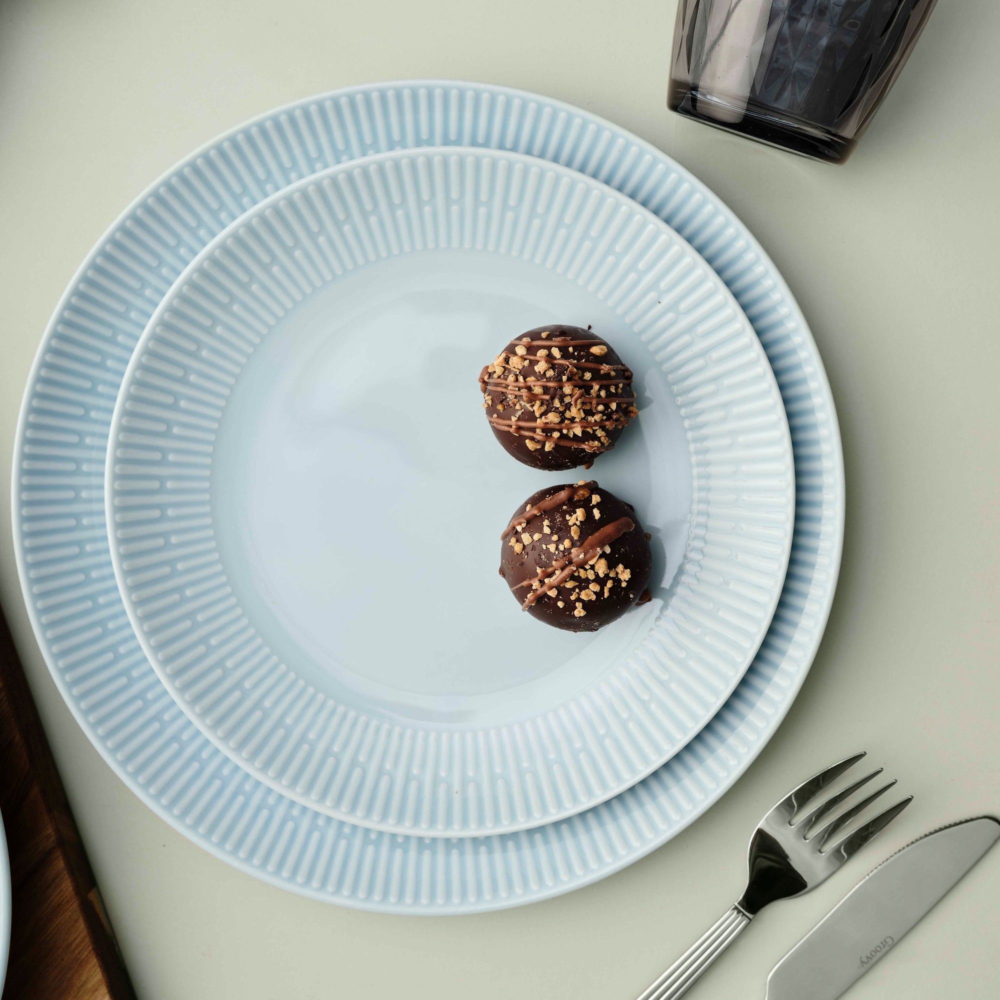 Relief middagstallerken | Light Blue