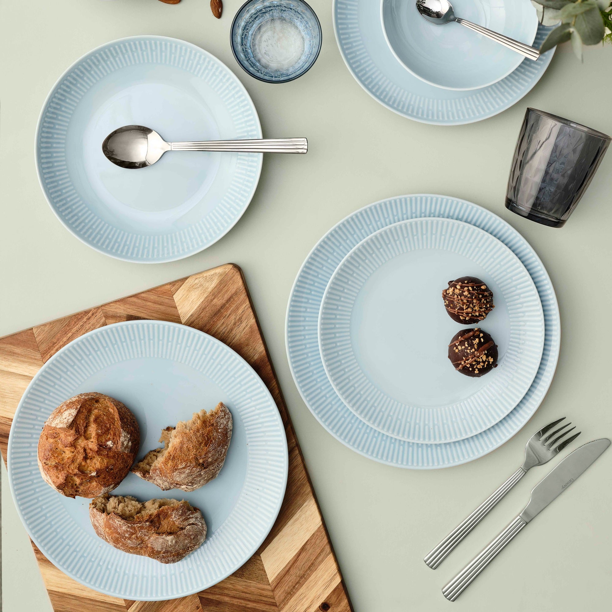 Relief middagstallerken | Light Blue