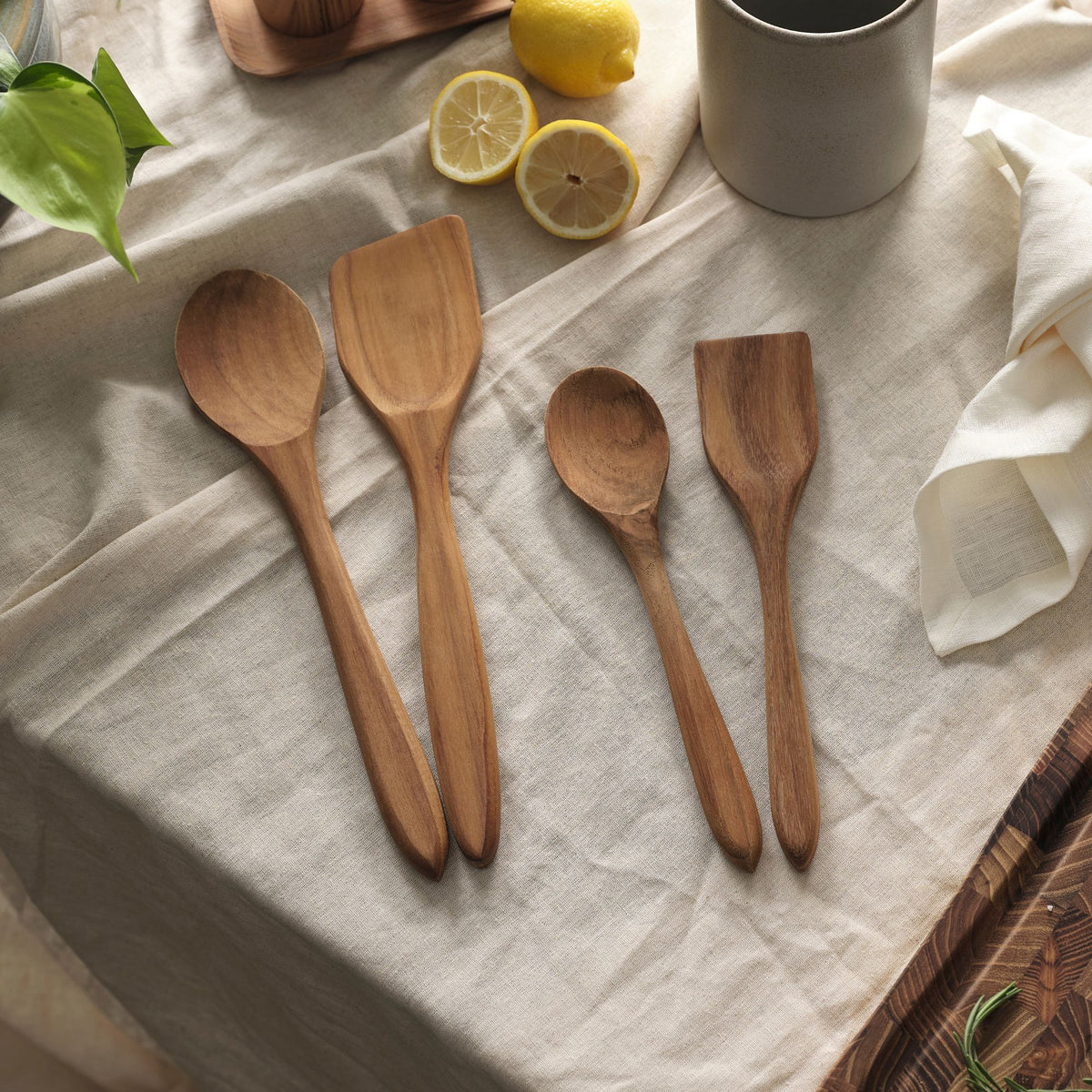 RAW Teak grydeske 26 cm | Natural