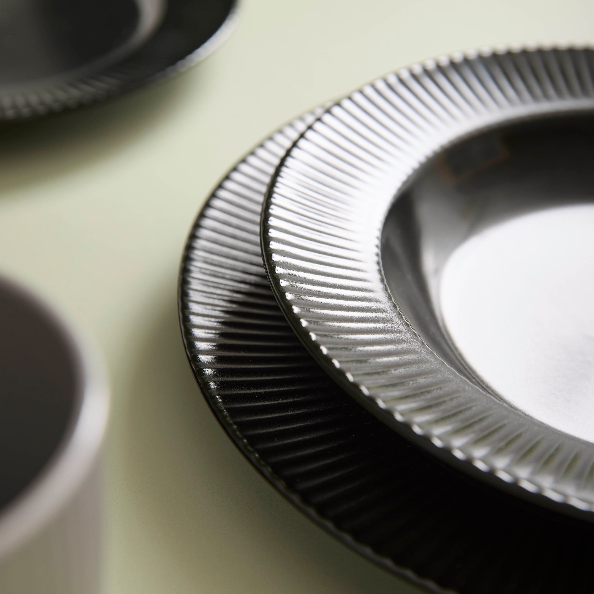 Groovy suppetallerken | Sort